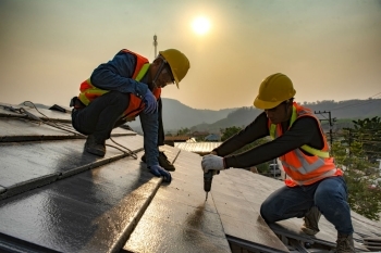 Commercial Roofing Safety: Best Practices and Protocols for Workers body thumb image
